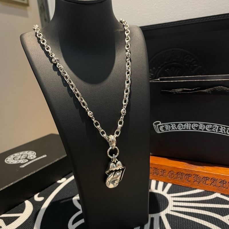 Ch*0me He**ts necklaces